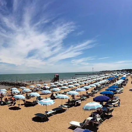Apartment Comfy Near The Lignano Sabbiadoro